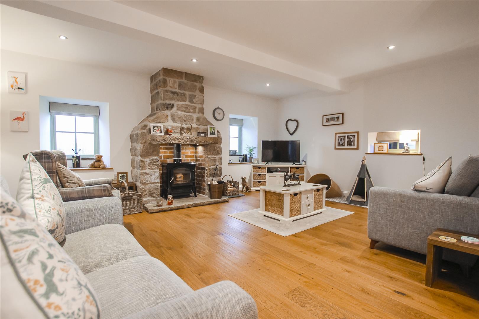 4 Bed Barn Conversion For Sale - Main Image